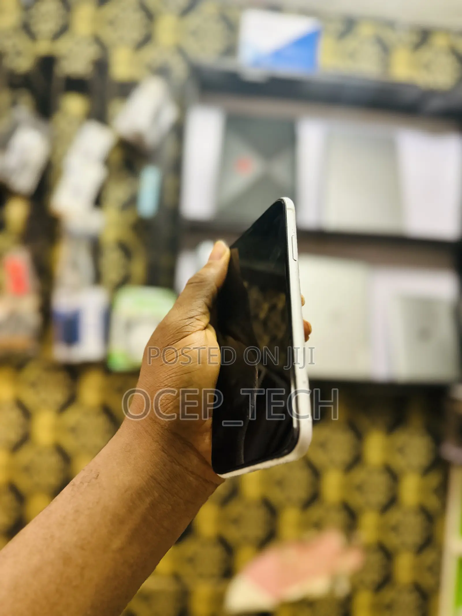 Apple iPhone XR 64 GB White