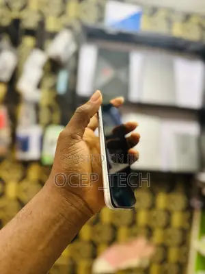 Apple iPhone XR 64 GB White