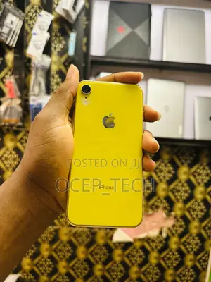 Apple iPhone XR 64 GB Yellow