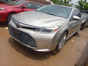 Toyota Avalon XLE Premium 4dr Sedan (3.5L 6cyl 6A) 2014 Gold