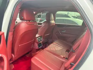 Bentley Bentayga W12 AWD 2019 White