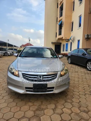 Honda Accord 2011 Silver