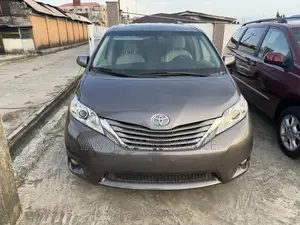Toyota Sienna 2011 Gray