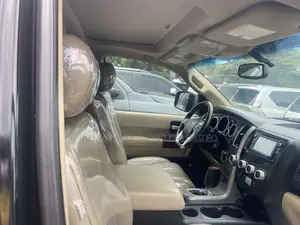 Toyota Sequoia Platinum 4x4 2018 Black