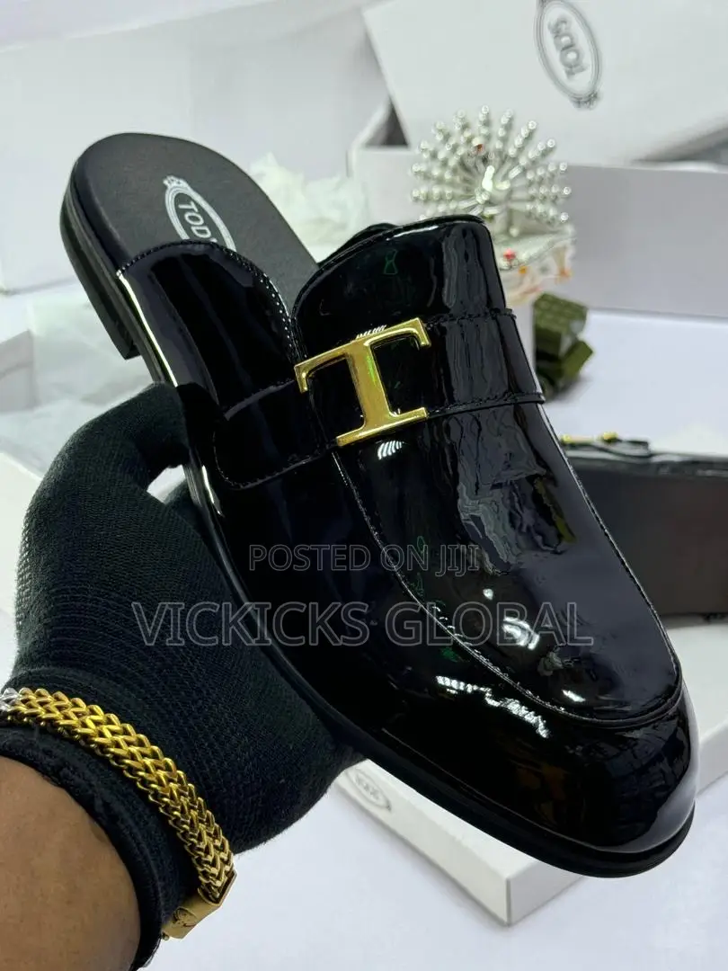 Tod’S Glossy Leather Half Shoes