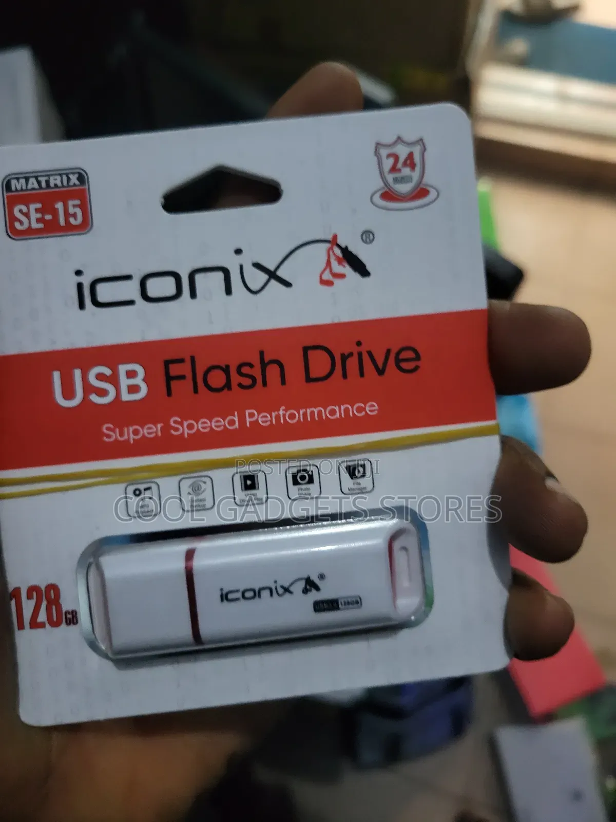 Iconix Se-15 Usb 3.0 Flash
Drive 128gb