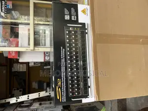 Behringer S32 Stagebox