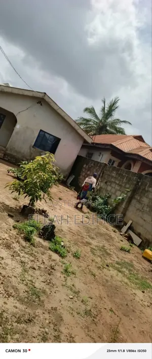 3bdrm Bungalow in Winners Chapel, Ado-Odo/Ota for sale