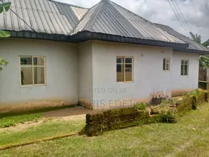 Photo - 7bdrm Apartment in Uyo for sale