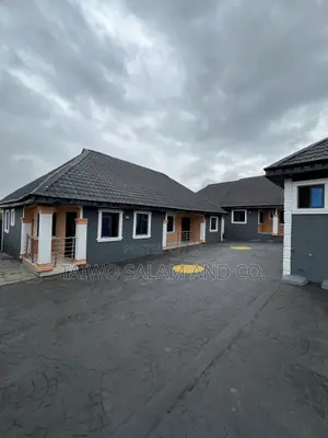 2bdrm Block of Flats in Akala Express for sale