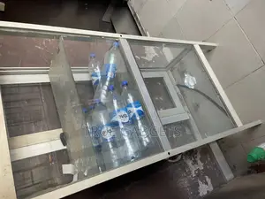 Show Glass
