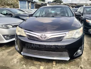 Toyota Camry LE 4dr Sedan (2.5L 4cyl 6A) 2014 Gray
