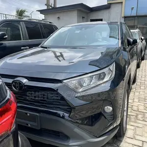 Toyota RAV4 LE 2021 Black