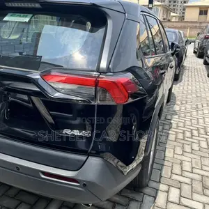 Toyota RAV4 LE 2021 Black