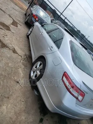 Toyota Camry SE 4dr Sedan (2.5L 4cyl 6AM) 2010 Silver