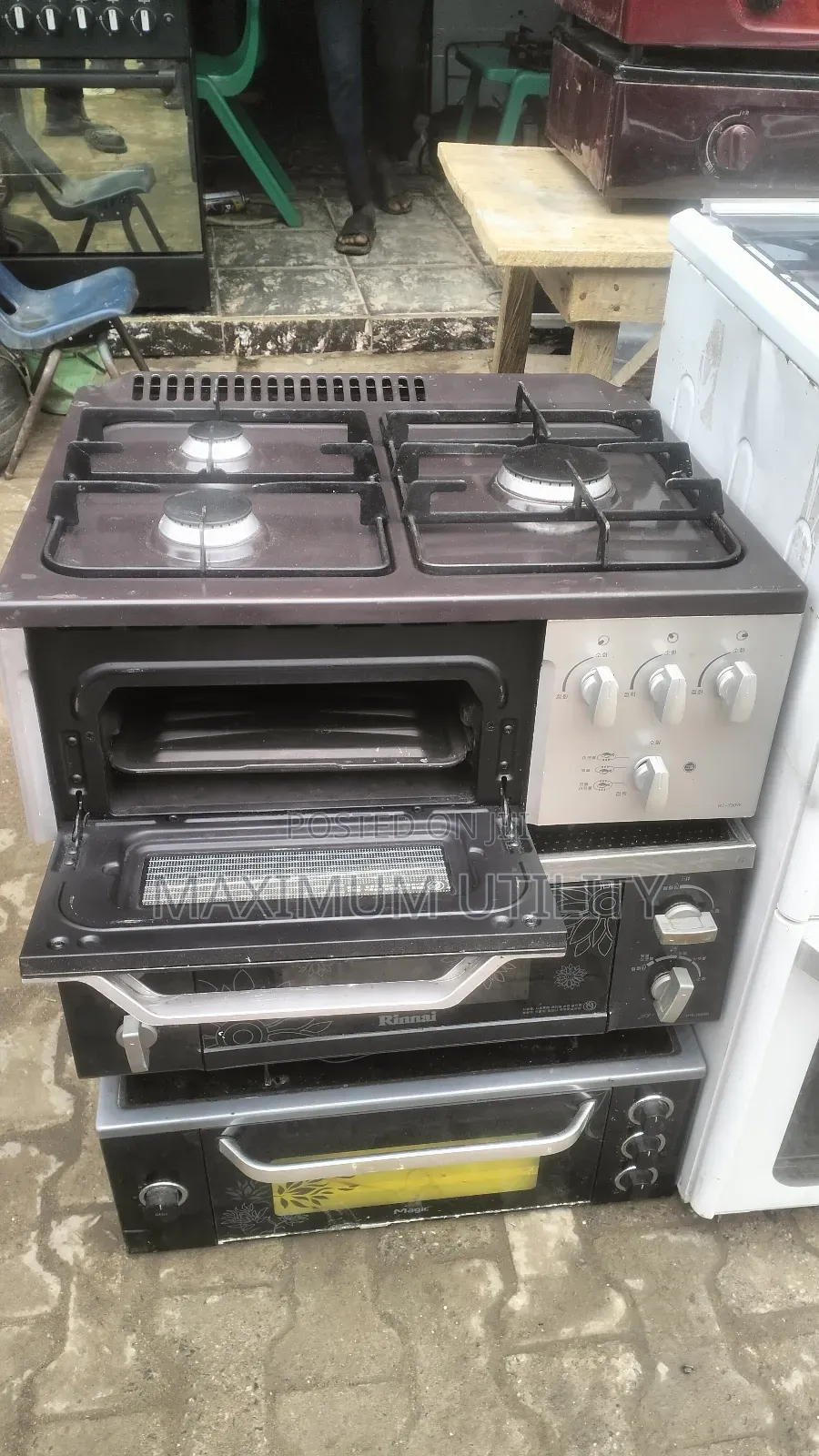 Different Designs Automatic 3 Burners Pan Top Gas Cooker Oven N Grill