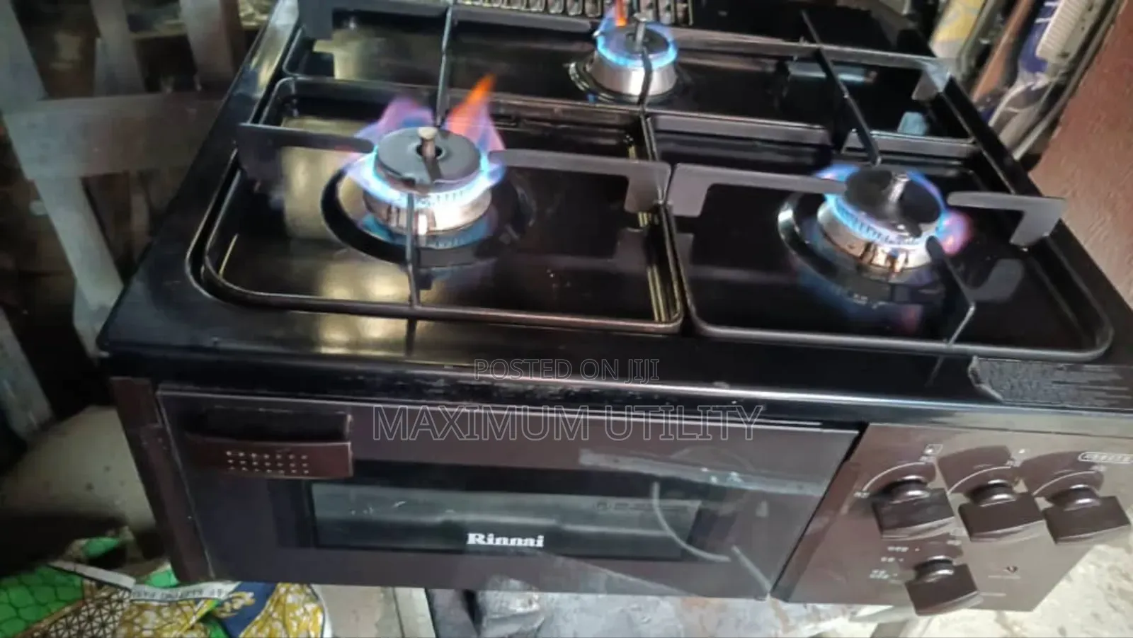 Different Designs Automatic 3 Burners Pan Top Gas Cooker Oven N Grill