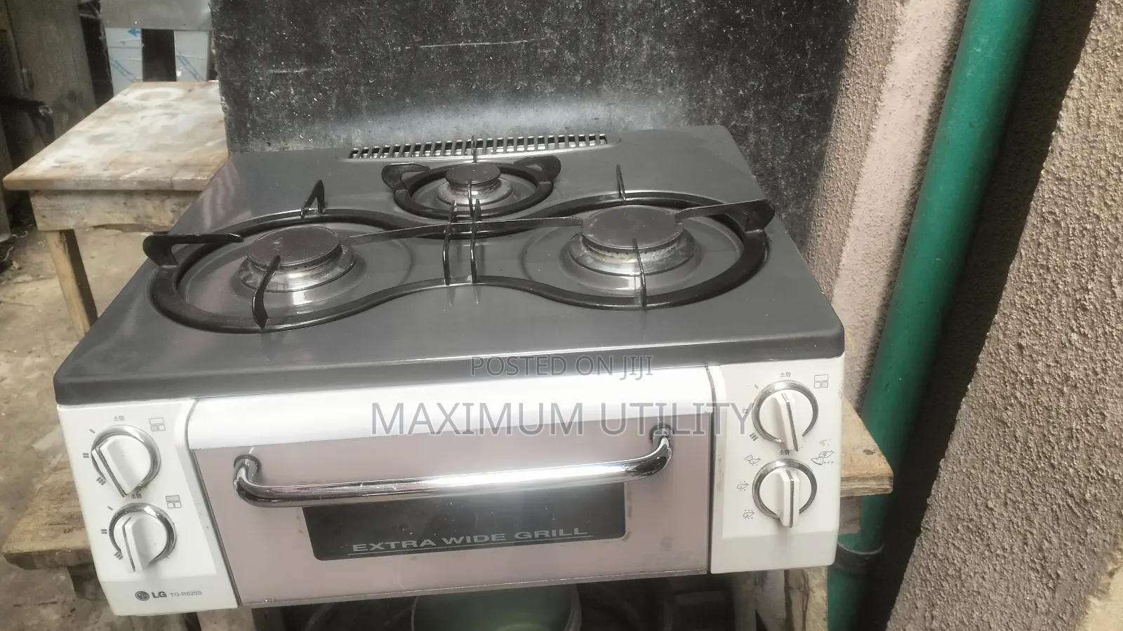 Different Designs Automatic 3 Burners Pan Top Gas Cooker Oven N Grill
