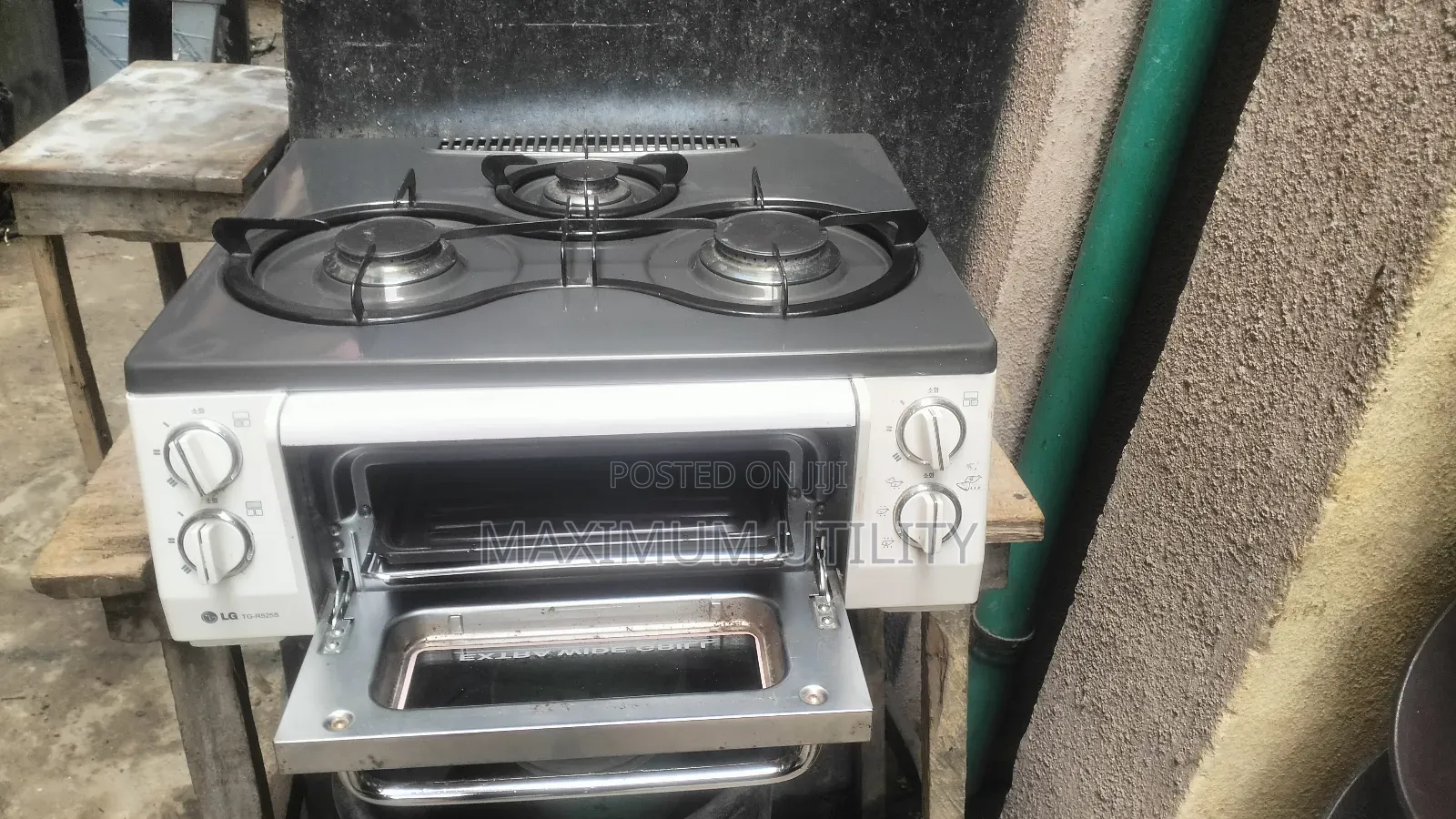 Different Designs Automatic 3 Burners Pan Top Gas Cooker Oven N Grill