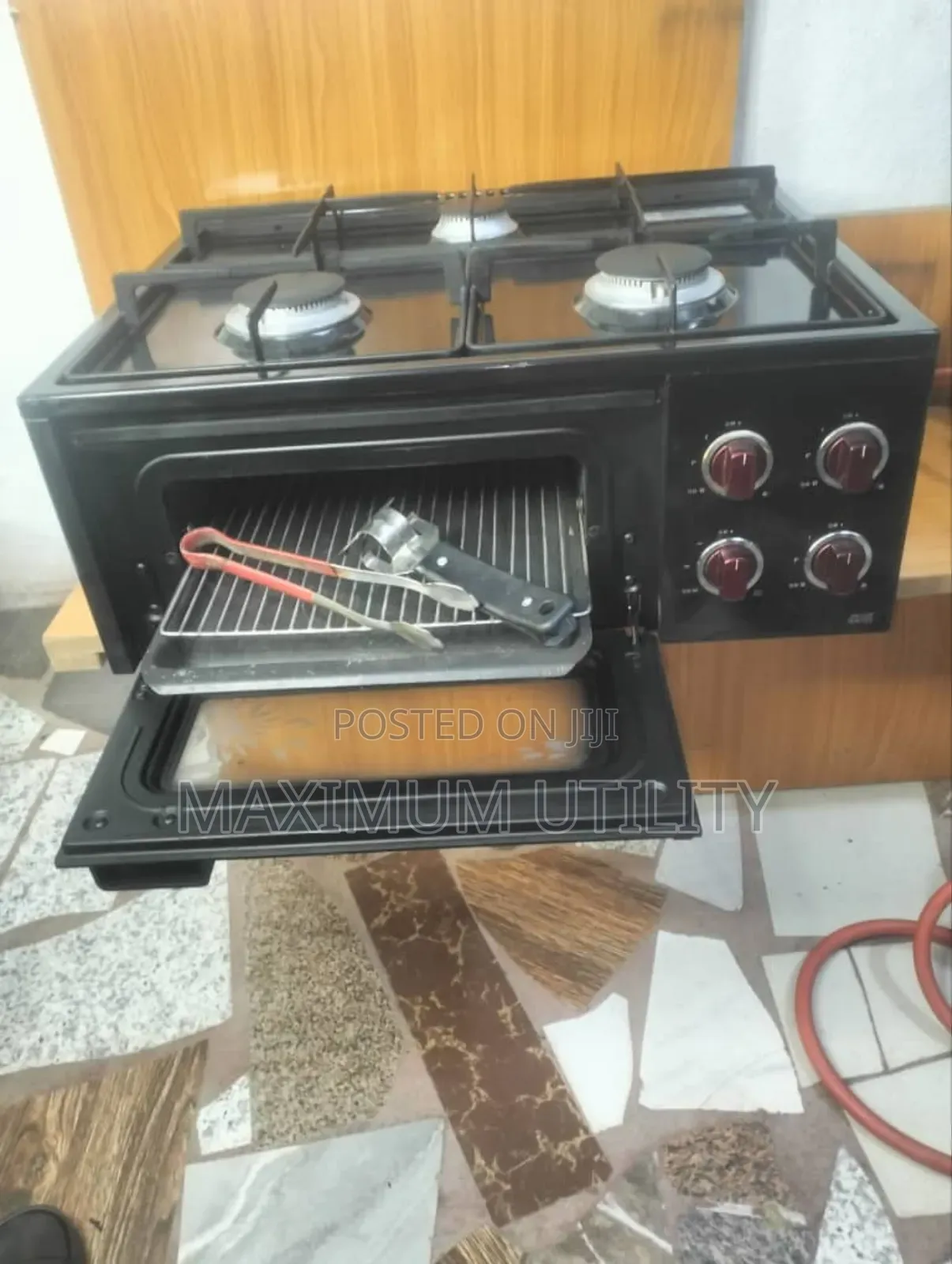 Different Designs Automatic 3 Burners Pan Top Gas Cooker Oven N Grill
