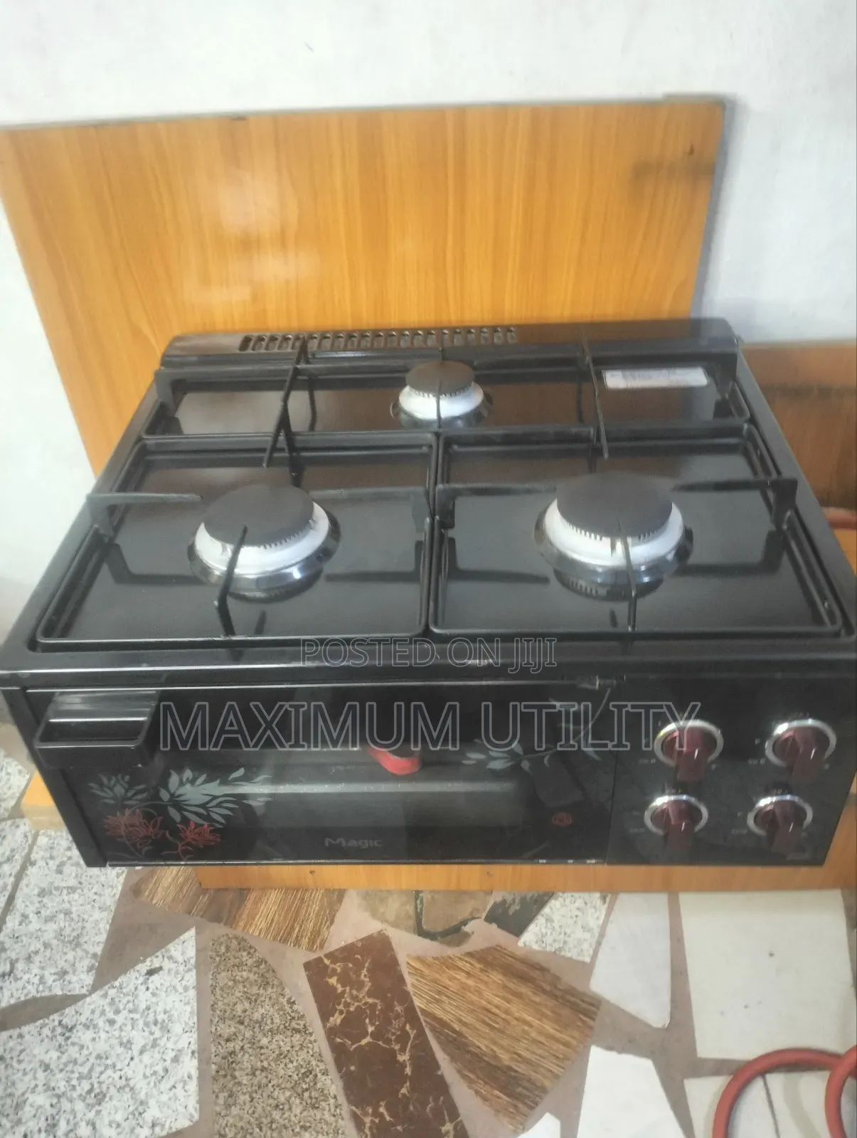 Different Designs Automatic 3 Burners Pan Top Gas Cooker Oven N Grill