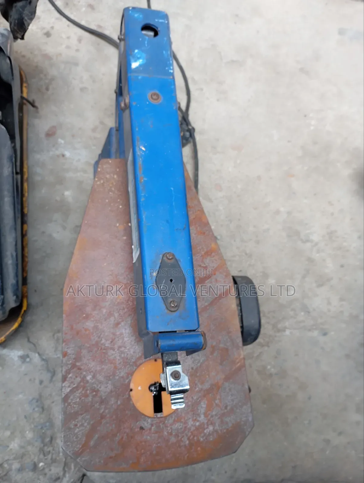 Scroll Saw Machine