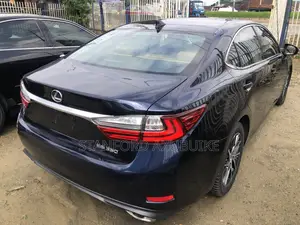 Lexus ES 2017 Green