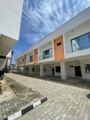 3bdrm Townhouse/Terrace in Orchid Road, Chevron for sale