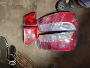Back Light Avensis 2010