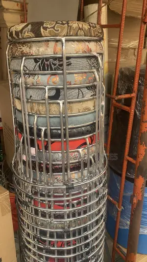 Portable Studio Chair With Upholstered Seats