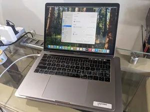 Laptop Apple MacBook 2018 16GB Intel Core i7 SSD 1T