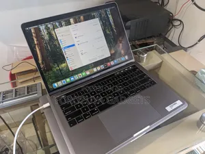 Laptop Apple MacBook 2018 16GB Intel Core i7 SSD 1T