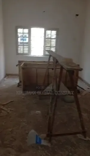 3bdrm Bungalow in Lugbe Abuja for sale