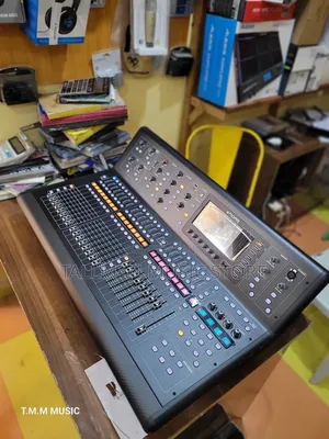 Midas M32 Music Mixer
