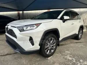 Toyota RAV4 Limited AWD 2020 White
