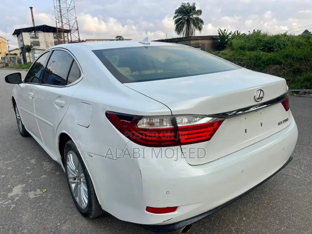 Lexus ES 350 FWD 2014 White