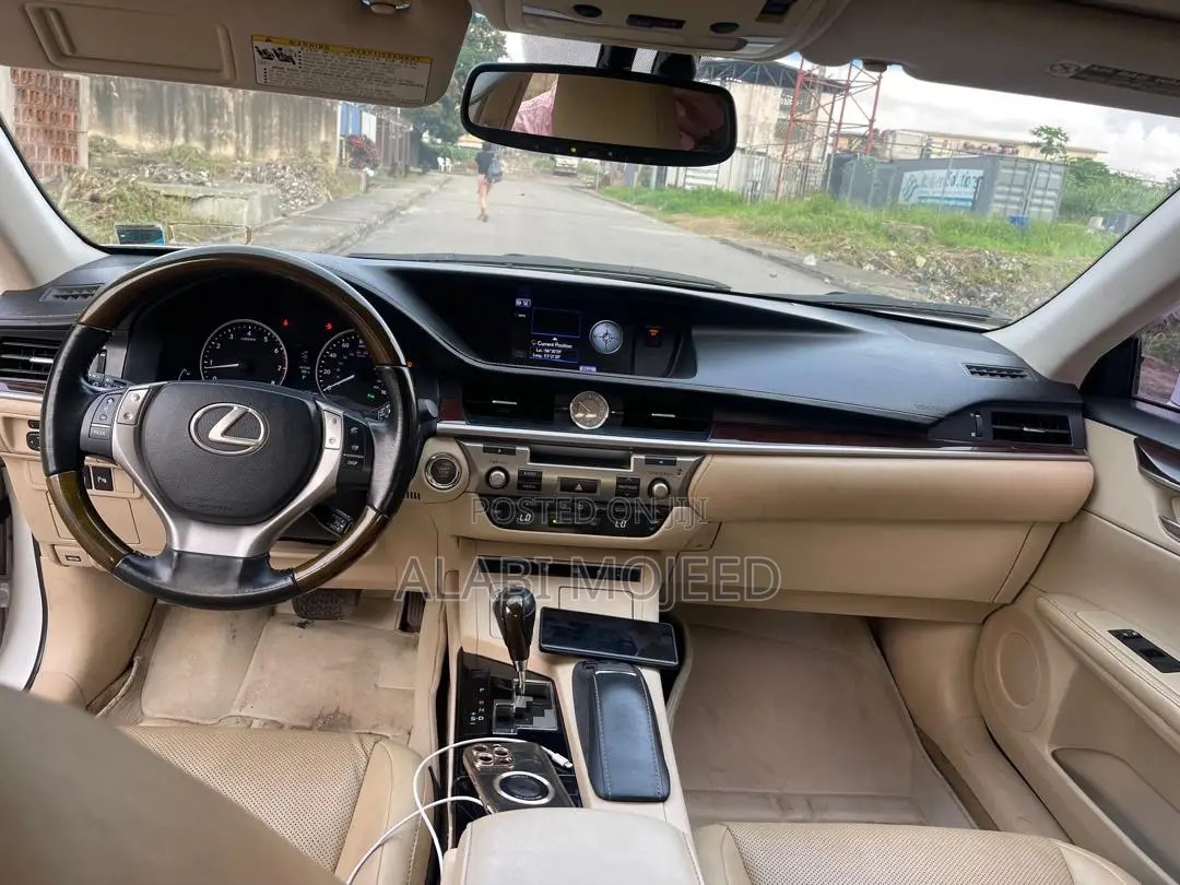 Lexus ES 350 FWD 2014 White