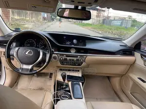 Lexus ES 350 FWD 2014 White