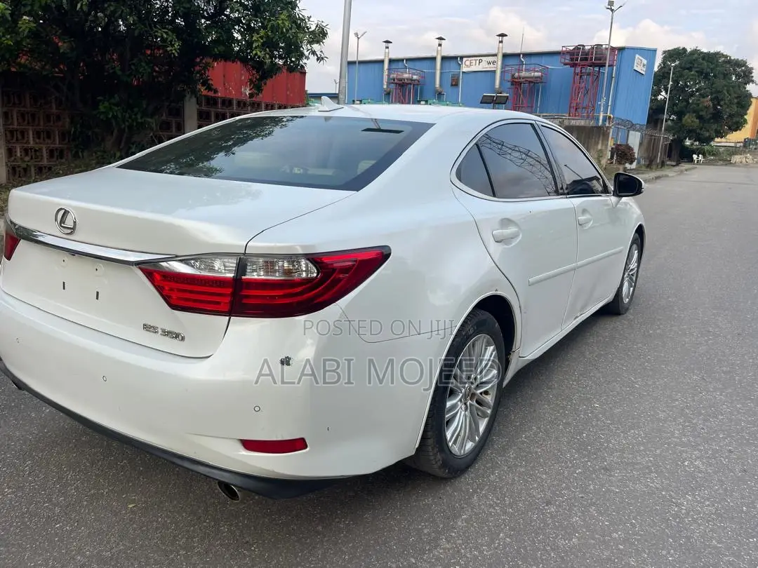 Lexus ES 350 FWD 2014 White