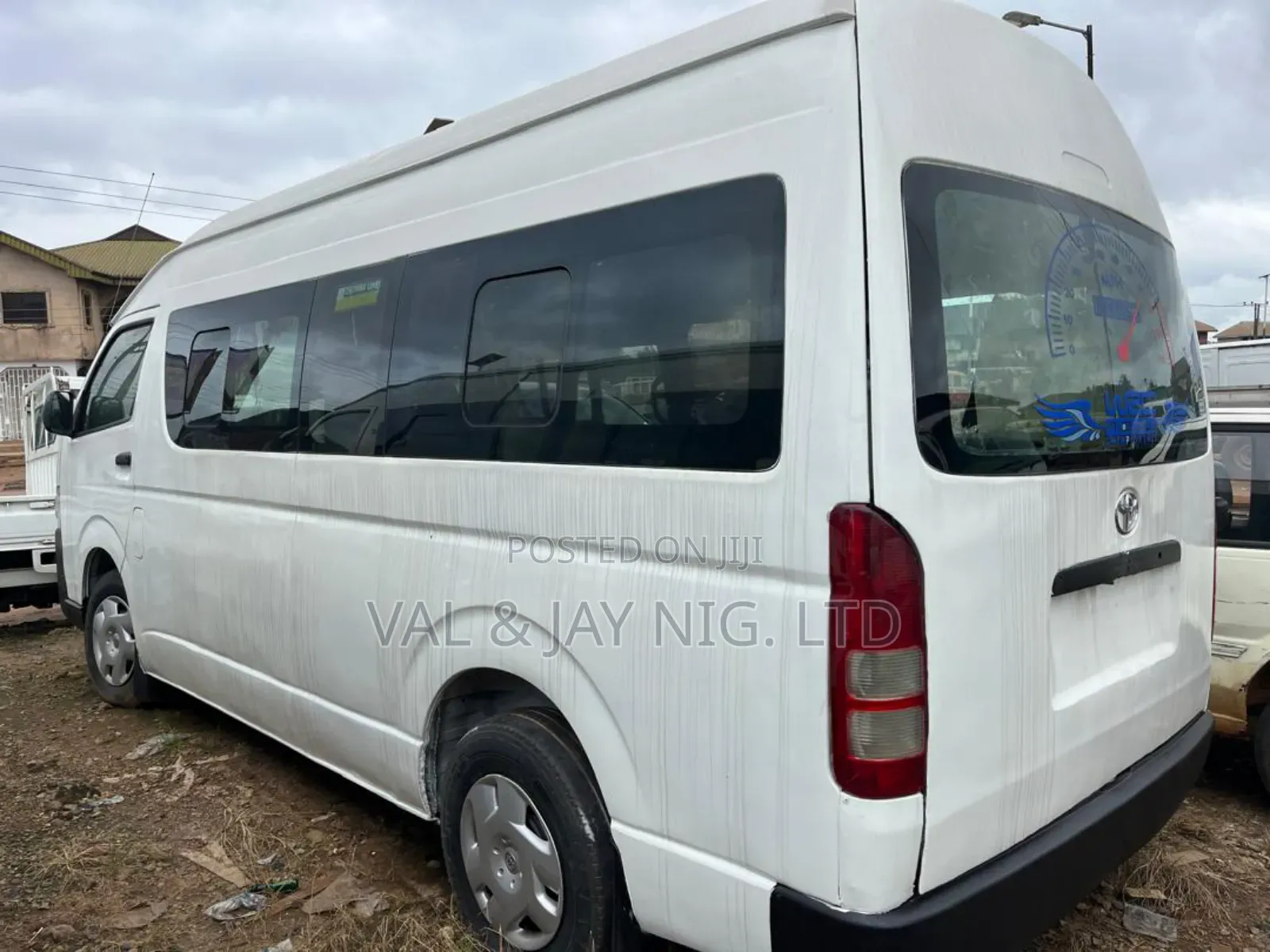 Toyota HiAce 2011 White