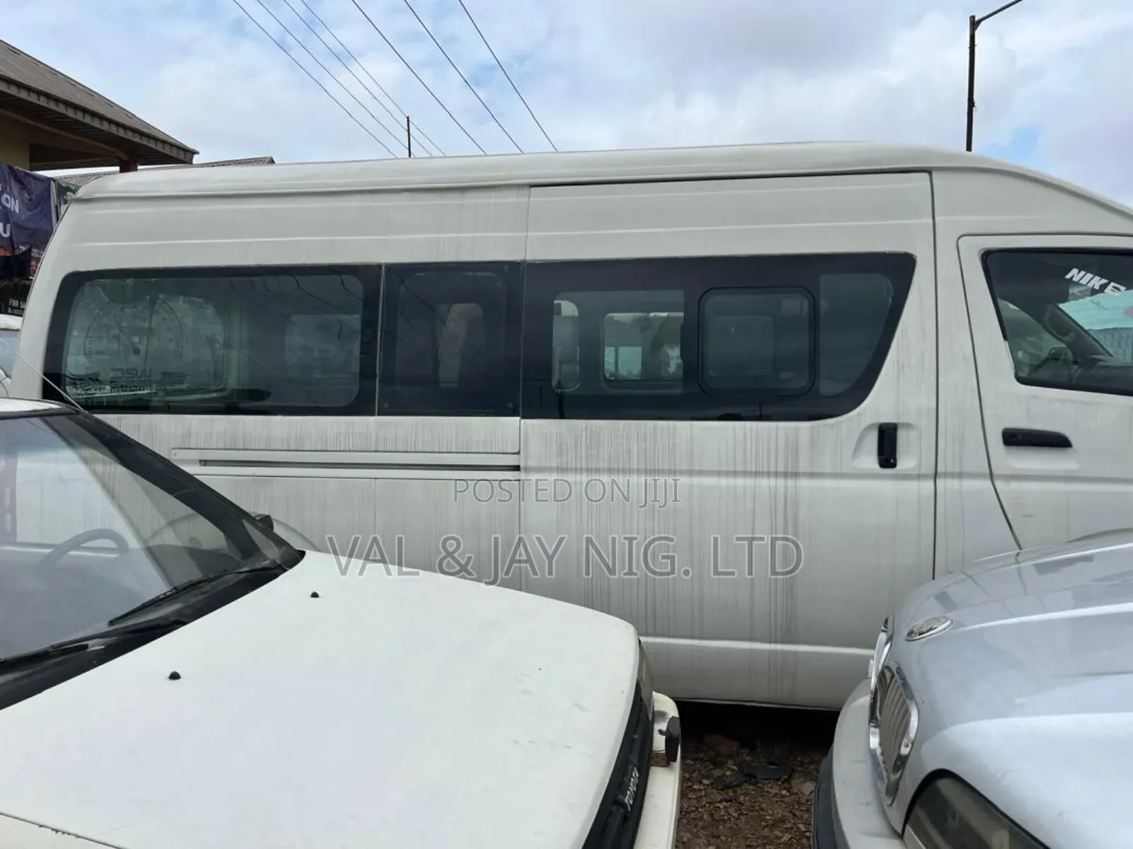 Toyota HiAce 2011 White
