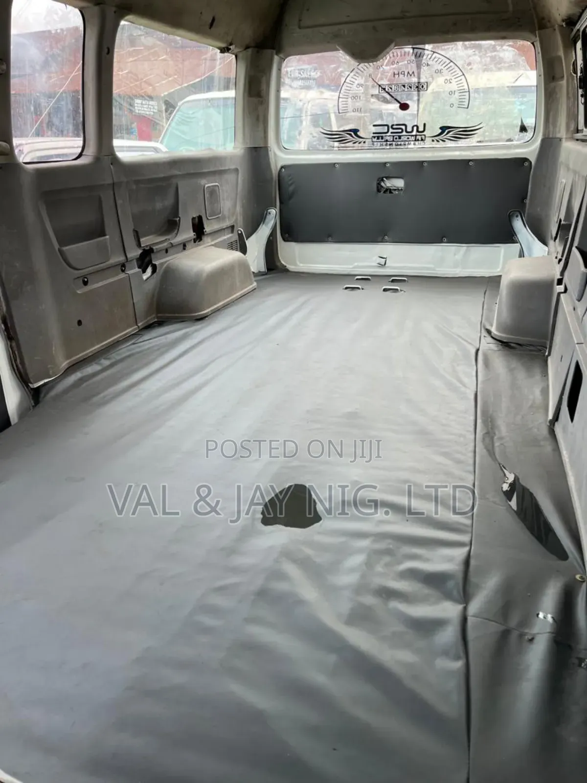 Toyota HiAce 2011 White