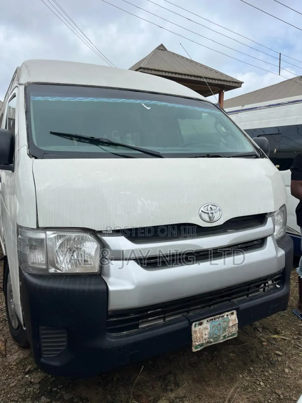 Toyota HiAce 2011 White