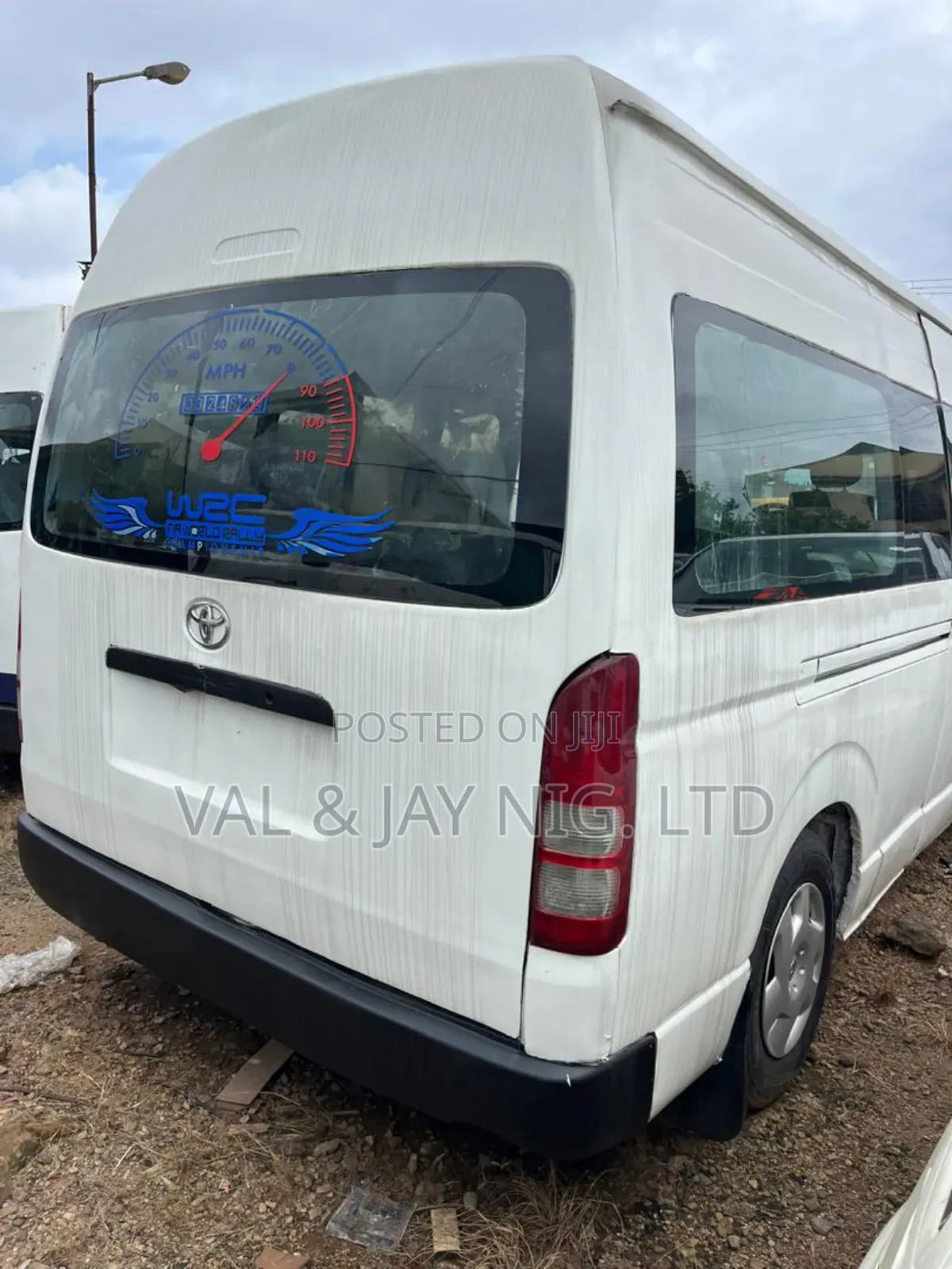 Toyota HiAce 2011 White
