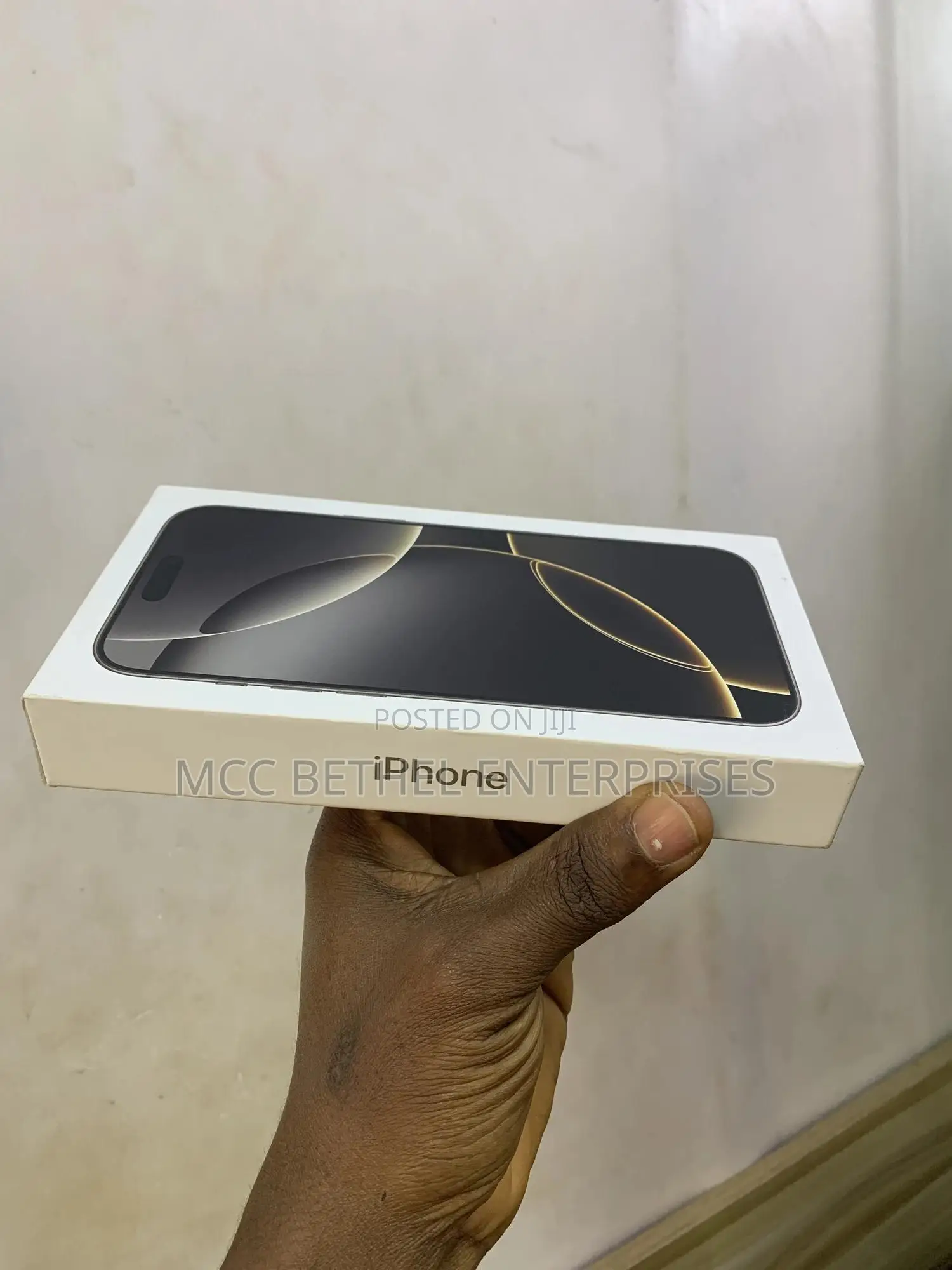 New Apple iPhone 16 Pro Max 256 GB Gold
