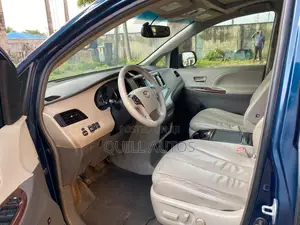Toyota Sienna XLE 8 Passenger 2012 Blue