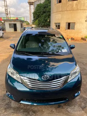 Toyota Sienna XLE 8 Passenger 2012 Blue