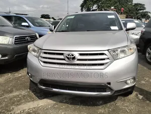 Toyota Highlander Limited 3.5l 4WD 2013 Silver