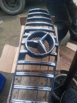 Grille for Mecedice Benz W 204 New Version