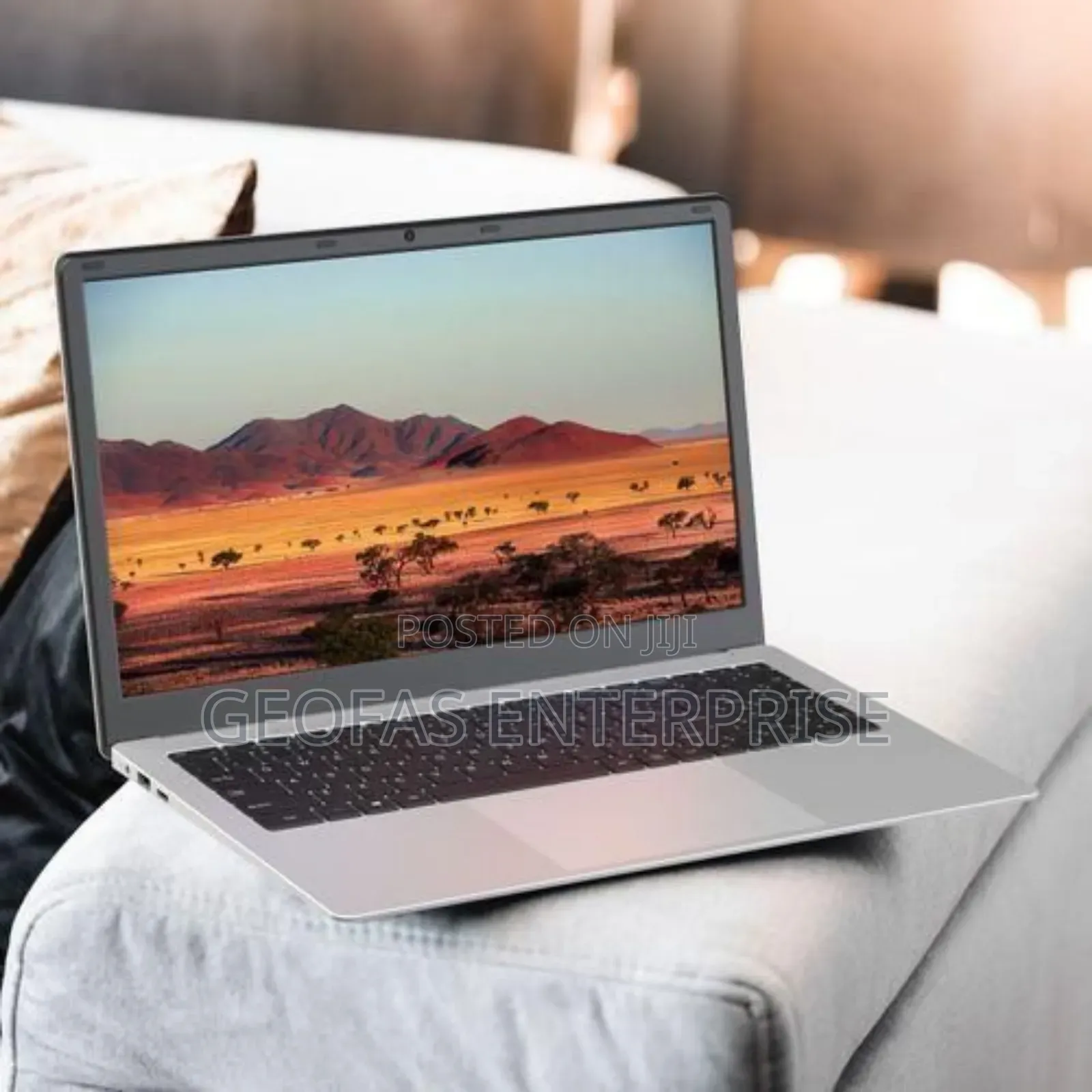 New Laptop 8GB Intel SSD 256GB